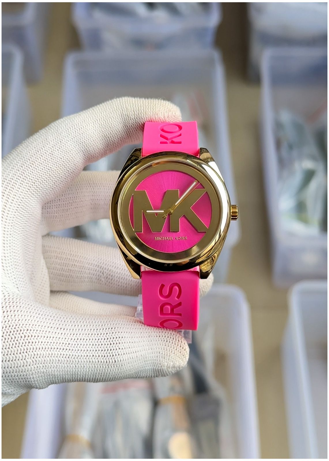 Michaell Kors Janelle Japan for her