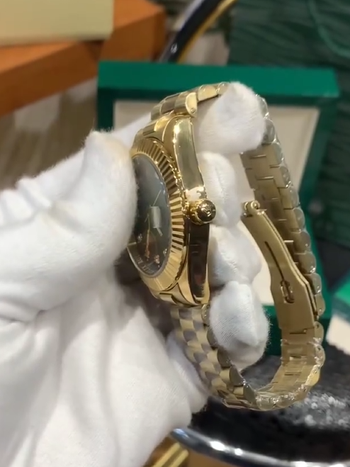 ROLEXX DAYDATE GOLD AND GREEN JAPAN QUALITY